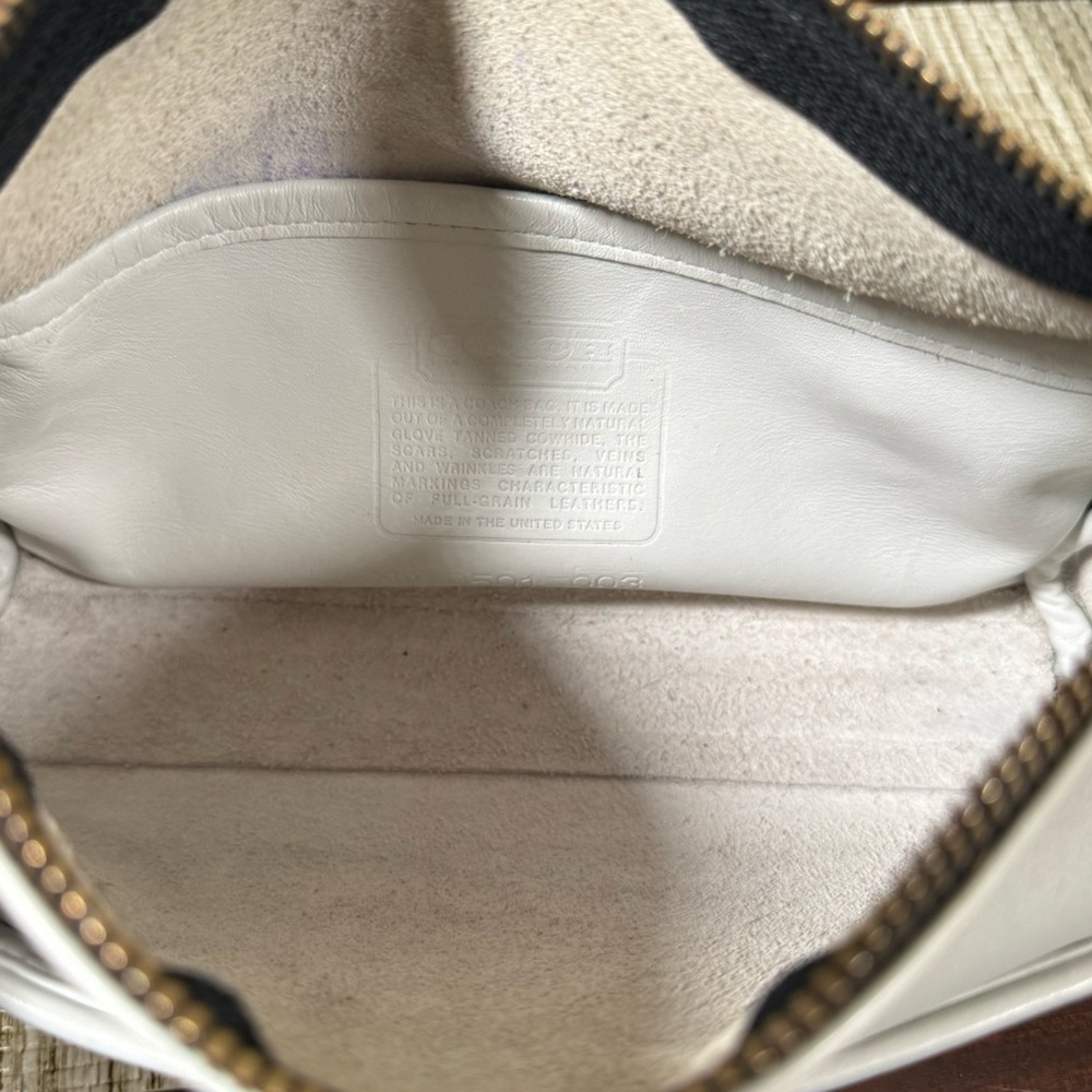 Vintage Coach White Slim Zip Bag 4018 - Picture 7 of 12
